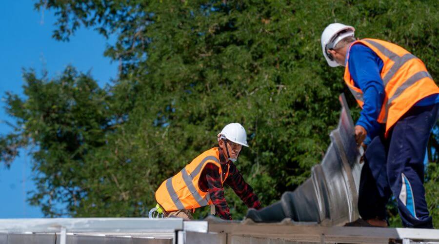 Professional gutter cleaning in East Flat Rock, NC